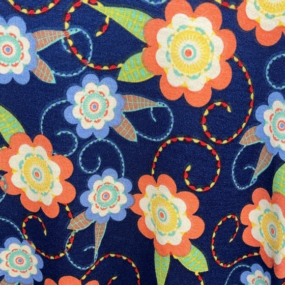 LuLaRoe Blue and Yellow Floral Short Sleeve Perfect T Top Women’s Size L NWT - Picture 2 of 11